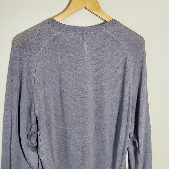 Lululemon Men's Light Grey Tech shirt with rounded bottom hem Size NOT MARKED - Picture 6 of 7